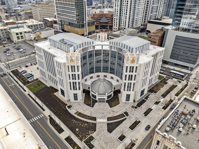 700 Church St Apt 305, Nashville, TN 37203