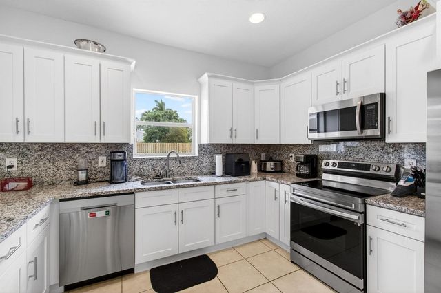 6305 Blue Bay Circle, Lake Worth, FL 33467
