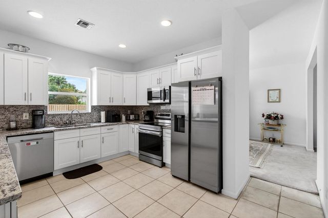 6305 Blue Bay Circle, Lake Worth, FL 33467