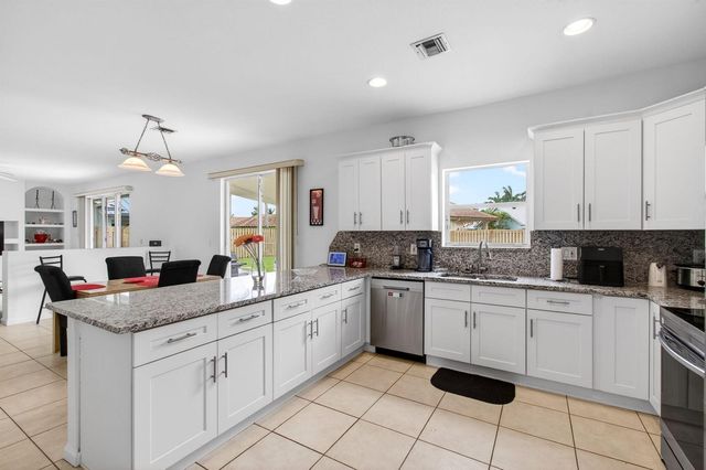 6305 Blue Bay Circle, Lake Worth, FL 33467