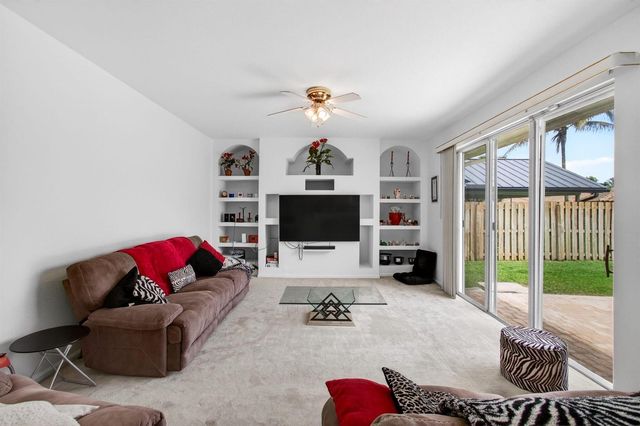 6305 Blue Bay Circle, Lake Worth, FL 33467