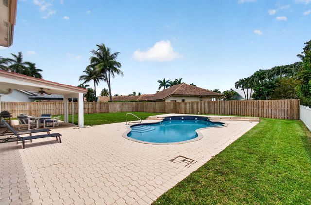 6305 Blue Bay Circle, Lake Worth, FL 33467