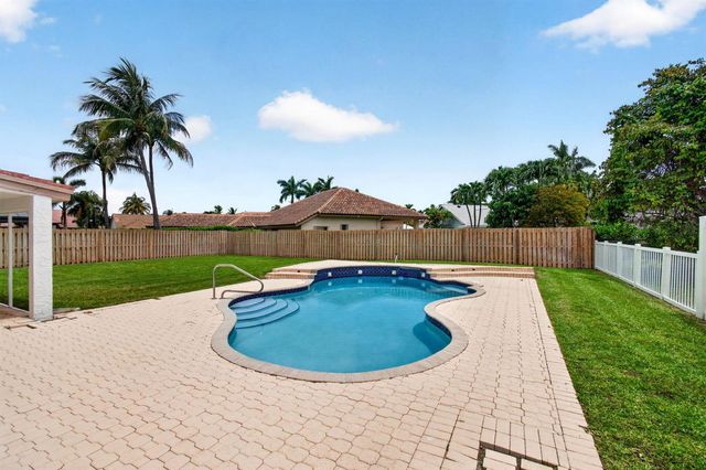 6305 Blue Bay Circle, Lake Worth, FL 33467