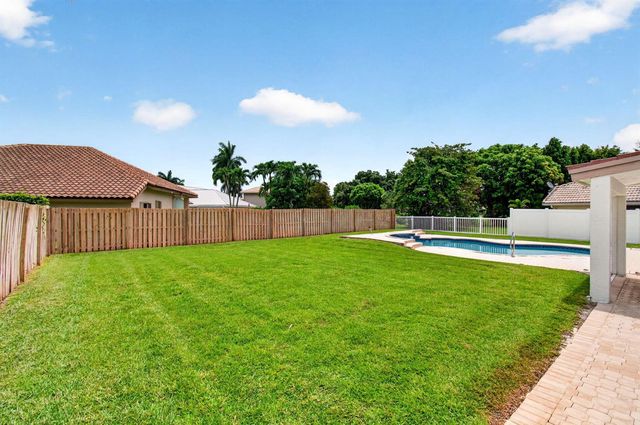 6305 Blue Bay Circle, Lake Worth, FL 33467