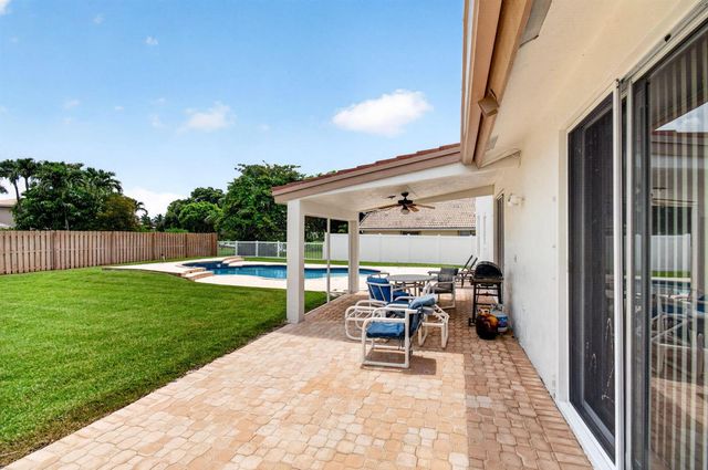 6305 Blue Bay Circle, Lake Worth, FL 33467