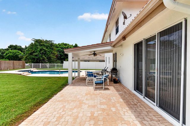 6305 Blue Bay Circle, Lake Worth, FL 33467