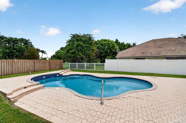 6305 Blue Bay Circle, Lake Worth, FL 33467