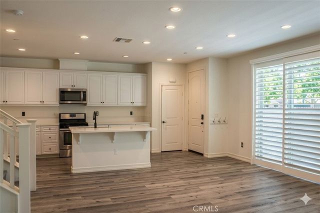 3287 E Wild Horse Privado 8, Ontario, CA 91762
