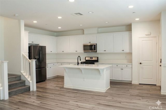 3287 E Wild Horse Privado 8, Ontario, CA 91762