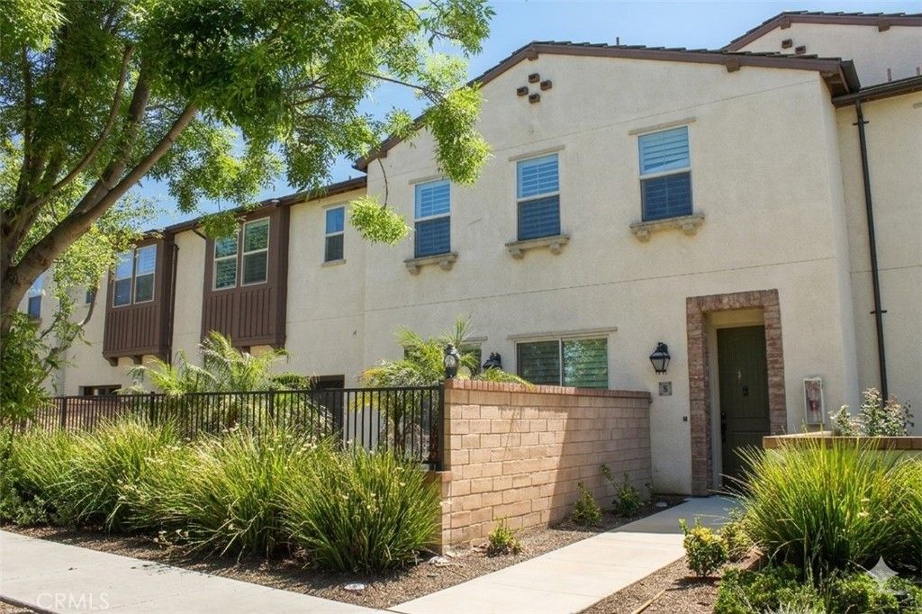 3287 E Wild Horse Privado 8, Ontario, CA 91762