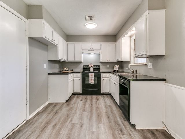 315 W Silverwood Drive, Midwest City, OK 73110