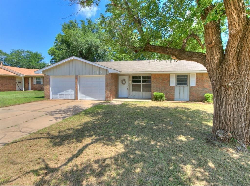 315 W Silverwood Drive, Midwest City, OK 73110