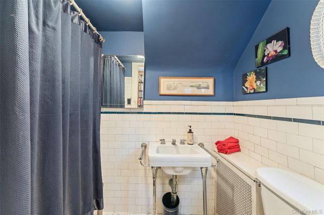 10 Shawnee Avenue, Yonkers, NY 10710