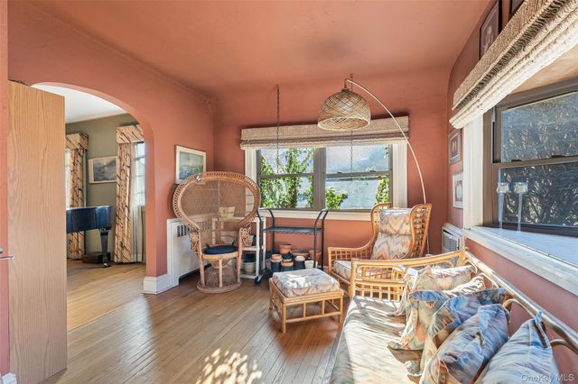 10 Shawnee Avenue, Yonkers, NY 10710