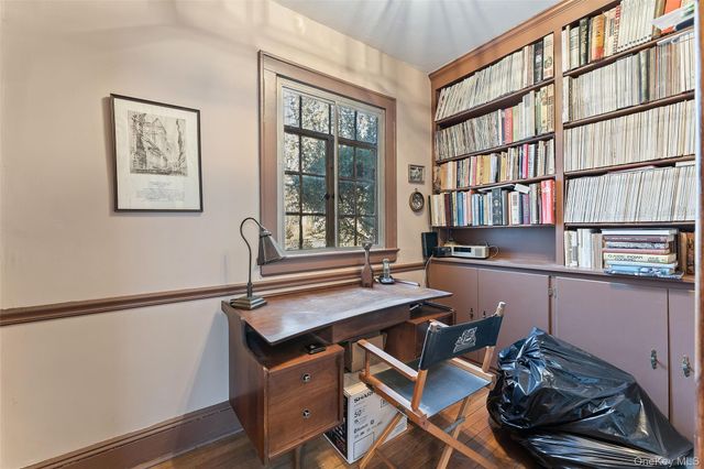 10 Shawnee Avenue, Yonkers, NY 10710