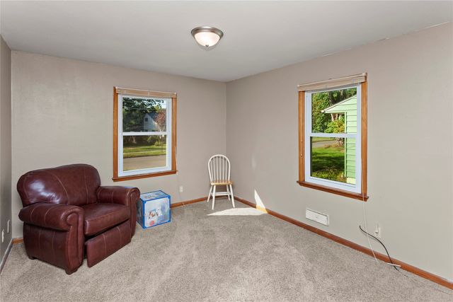 3111 Madison Avenue, Des Moines, IA 50310