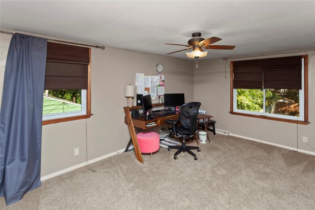 3111 Madison Avenue, Des Moines, IA 50310