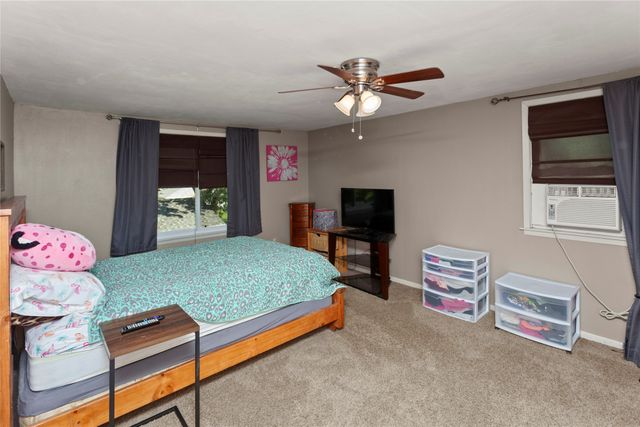 3111 Madison Avenue, Des Moines, IA 50310