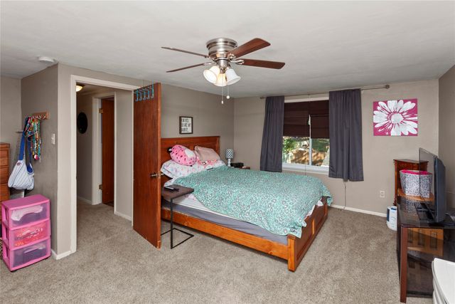 3111 Madison Avenue, Des Moines, IA 50310