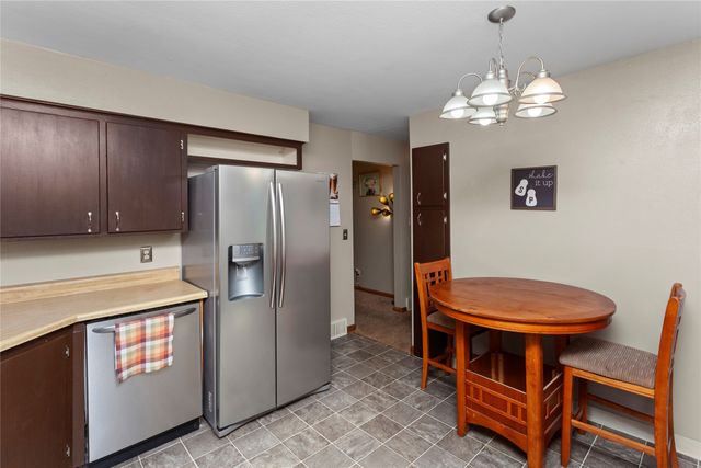 3111 Madison Avenue, Des Moines, IA 50310