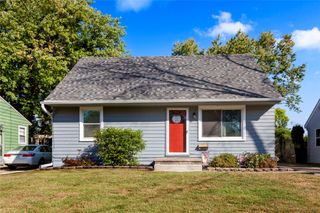 3111 Madison Avenue, Des Moines, IA 50310