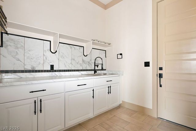 834 Waterloo Drive, Henderson, NV 89002