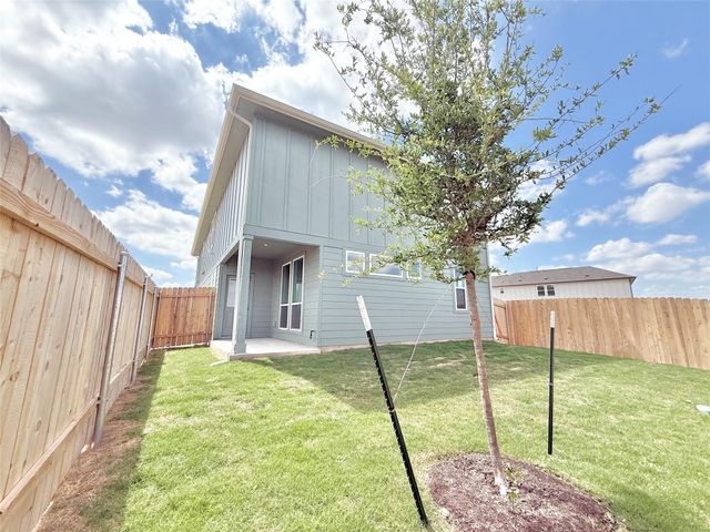476 Young ST, Buda, TX 78610