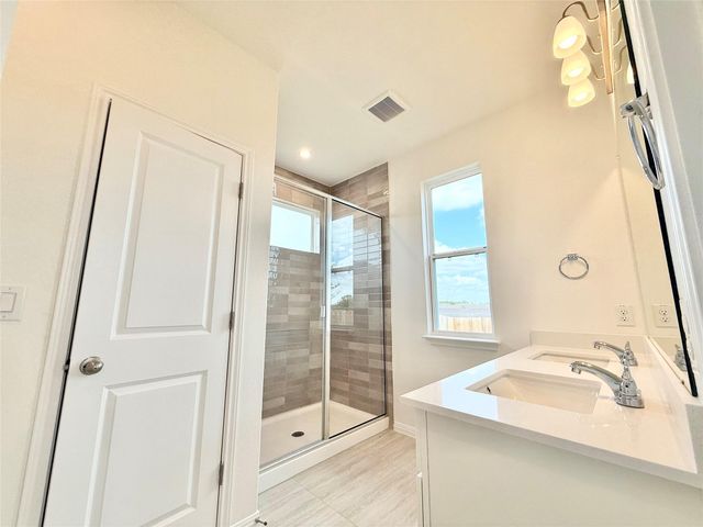 476 Young ST, Buda, TX 78610