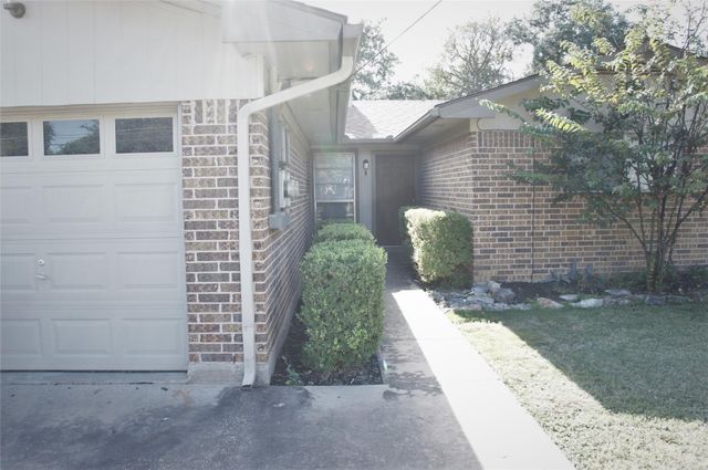 3702 Rocky Hollow TRL B, Georgetown, TX 78628