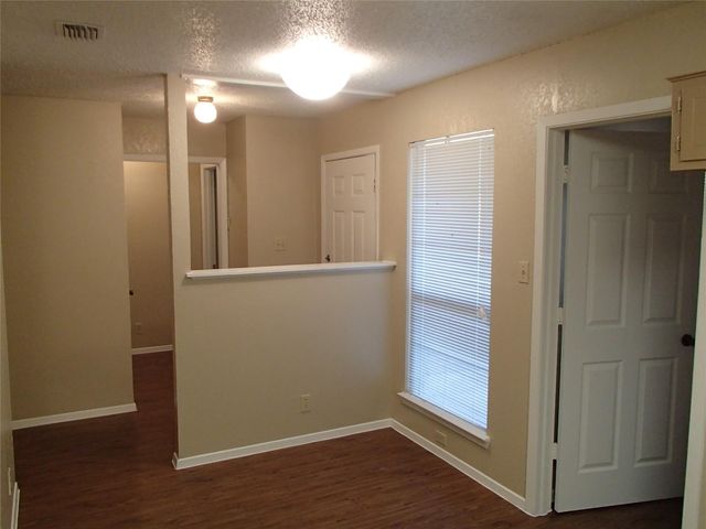 3702 Rocky Hollow TRL B, Georgetown, TX 78628