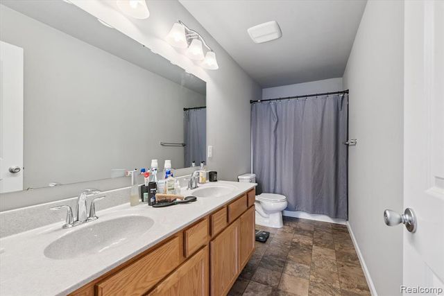 42811 Colonial Road, Belleville, MI 48111