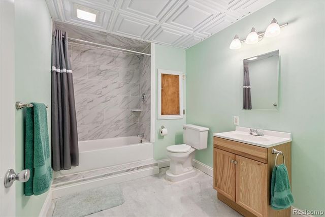 42811 Colonial Road, Belleville, MI 48111