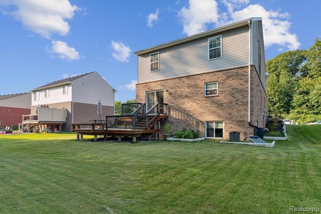 42811 Colonial Road, Belleville, MI 48111