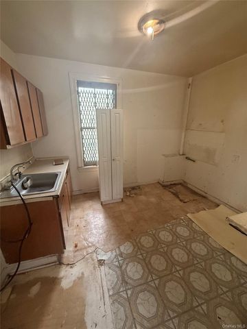 2116 Honeywell Avenue 10, Bronx, NY 10460