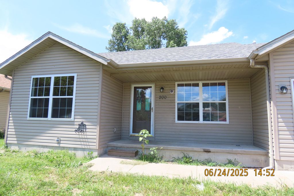 200 Tillman Avenue, Rogersville, MO 65742