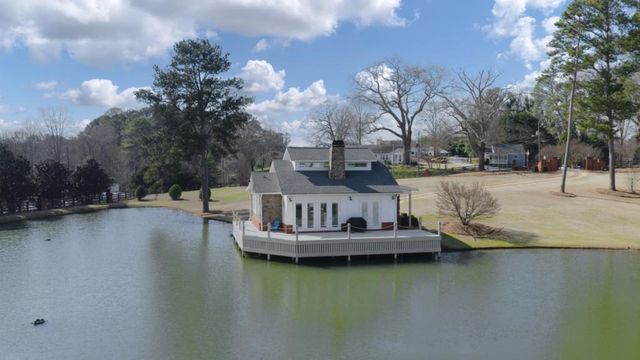 306 Creekview Way, Dallas, GA 30132