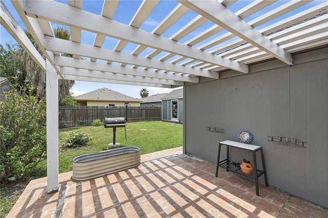 1103 Sacramento St, Portland, TX 78374