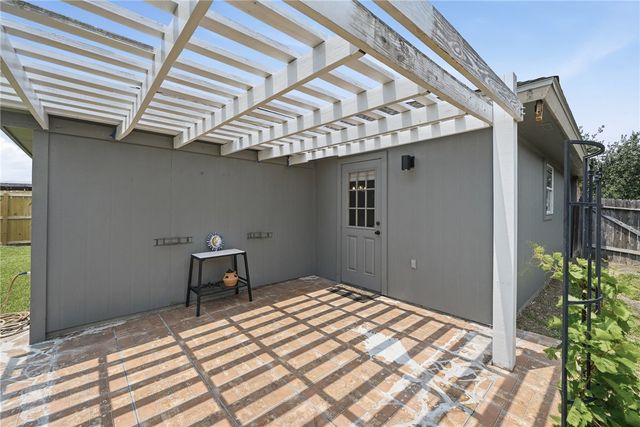 1103 Sacramento St, Portland, TX 78374
