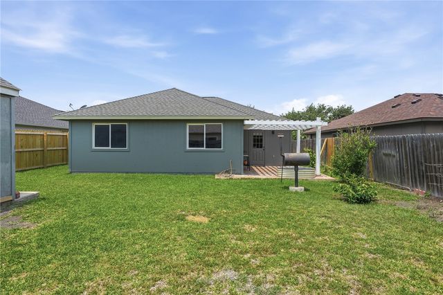1103 Sacramento St, Portland, TX 78374