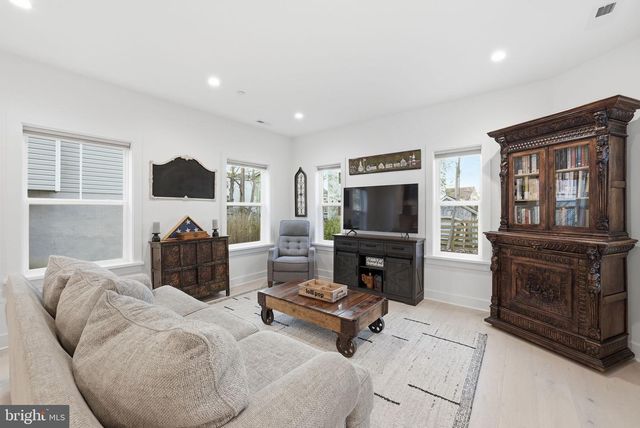 1422 HOWARD RD, Annapolis, MD 21403