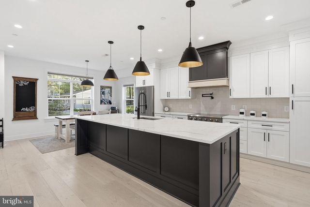 1422 HOWARD RD, Annapolis, MD 21403