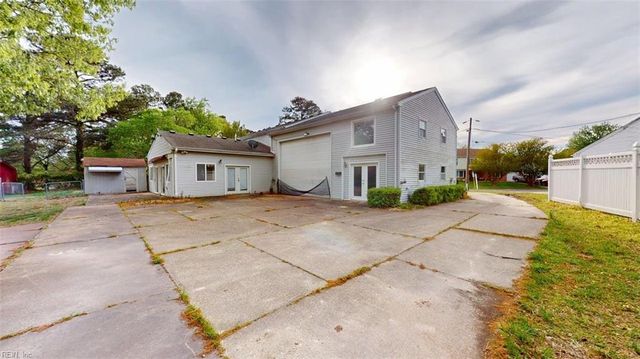 4401 Paul Jones LN, Virginia Beach, VA 23462