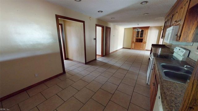 4401 Paul Jones LN, Virginia Beach, VA 23462