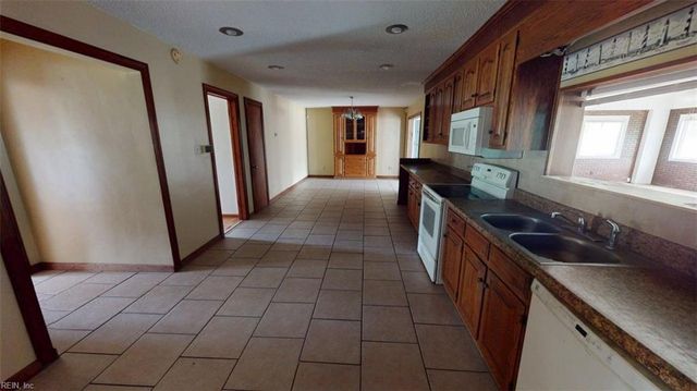 4401 Paul Jones LN, Virginia Beach, VA 23462