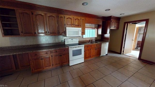 4401 Paul Jones LN, Virginia Beach, VA 23462