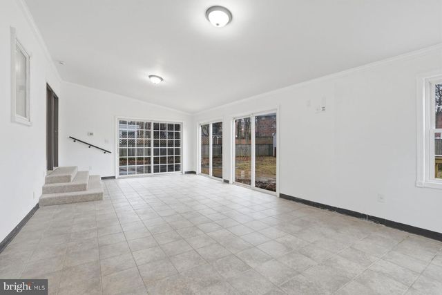 8413 OLD HARFORD RD, Parkville, MD 21234