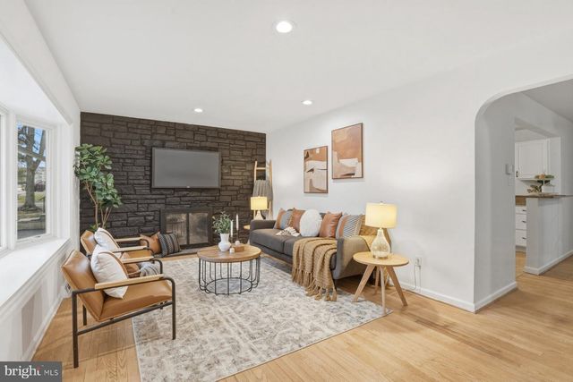 8413 OLD HARFORD RD, Parkville, MD 21234