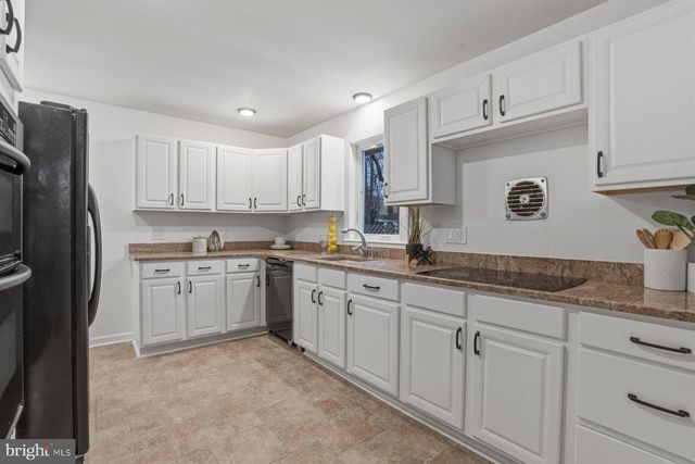 8413 OLD HARFORD RD, Parkville, MD 21234