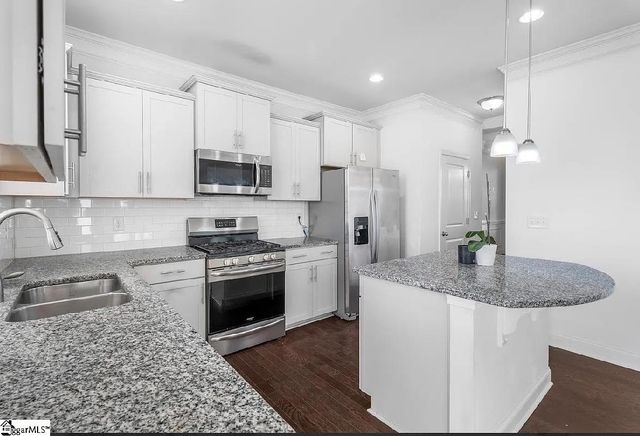 653 Highgarden Lane, Boiling Springs, SC 29316