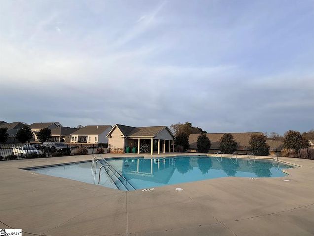 653 Highgarden Lane, Boiling Springs, SC 29316